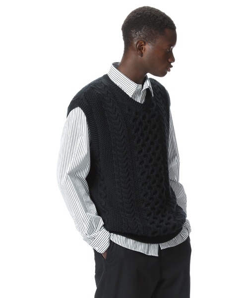 uniform experiment(ユニフォームエクスペリメント)の「COTTON CABLE KNIT VEST(ベスト・メンズ・ブラック/ホワイト・2/3/1/4)」の4枚目の写真