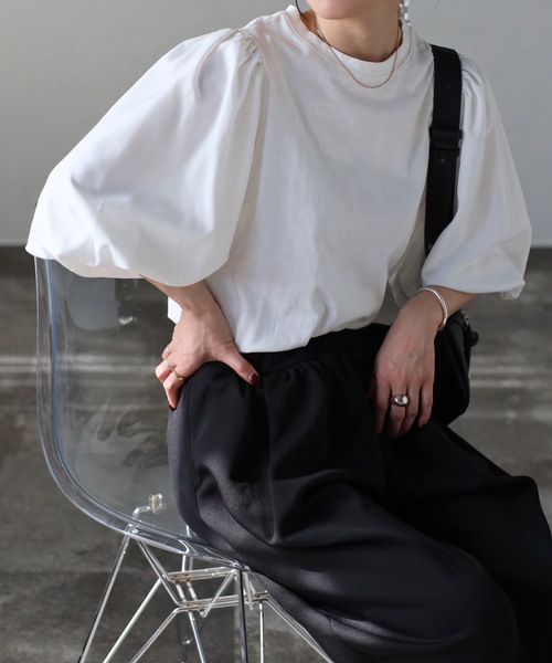 ap retro(アプレトロ)の「袖バルーンカットソー(Tシャツ/カットソー・レディース・ホワイト/ブラック/アイボリー/オートミール・FREE)」の1枚目の写真