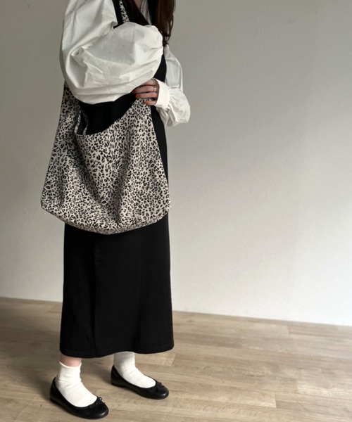 ISOOK（アイスー）の「【ZOZOTOWN限定】Leopard  tote / レオパードトート（トートバッグ・レディース・オフホワイト・FREE）」の9枚目の写真