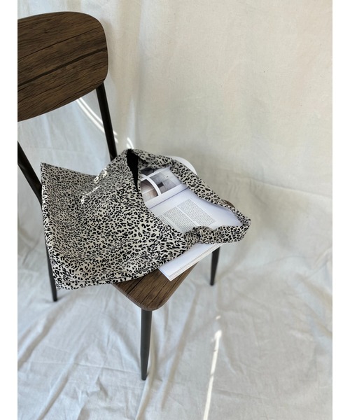 ISOOK（アイスー）の「【ZOZOTOWN限定】Leopard  tote / レオパードトート（トートバッグ・レディース・オフホワイト・FREE）」の13枚目の写真
