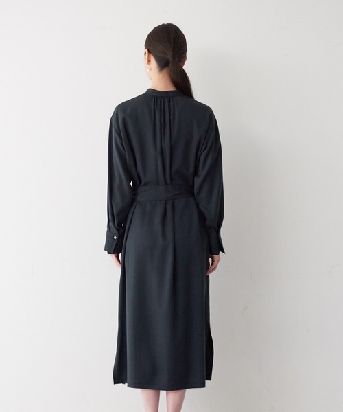 qualite(カリテ)の「テンセルツイルシャツワンピース(ワンピース・レディース・ブラック/ベージュ・38/36)」の14枚目の写真