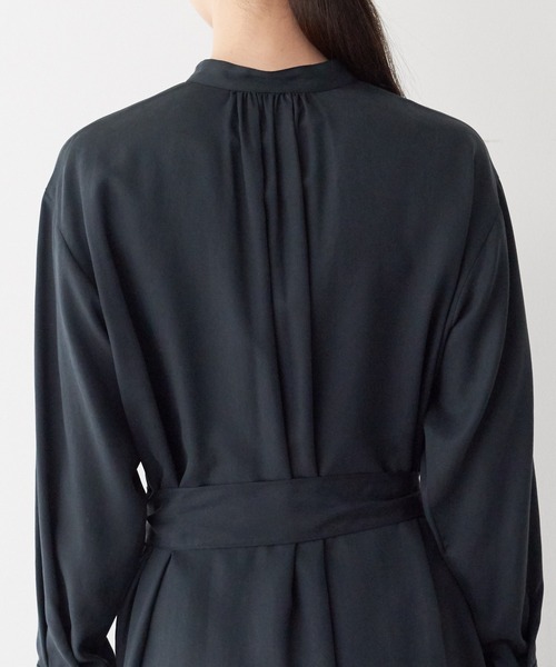 qualite(カリテ)の「テンセルツイルシャツワンピース(ワンピース・レディース・ブラック/ベージュ・38/36)」の21枚目の写真