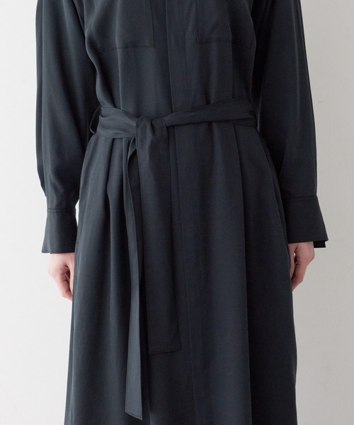 qualite(カリテ)の「テンセルツイルシャツワンピース(ワンピース・レディース・ブラック/ベージュ・38/36)」の6枚目の写真