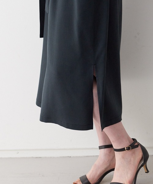 qualite(カリテ)の「テンセルツイルシャツワンピース(ワンピース・レディース・ブラック/ベージュ・38/36)」の15枚目の写真