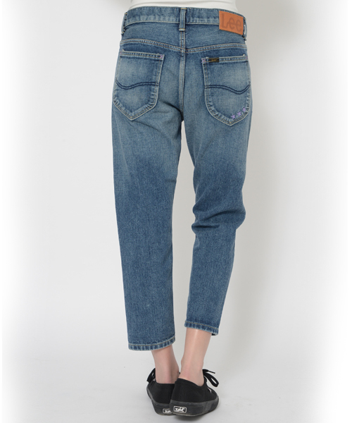 Lee（リー）の「【ar掲載】X-girl × LEE CLAIRE JEANS（デニムパンツ・レディース・ライトインディゴブルー・25inch/26inch/27inch）」の3枚目の写真