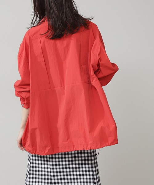 N.(N. Natural Beauty Basic)(エヌエヌナチュラルビューティーベーシック)の「◆ミドルコーチブルゾン(ブルゾン・レディース・オフホワイト/ブルー/レッド・MEDIUM)」の10枚目の写真