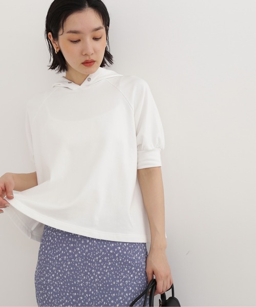 NATURAL BEAUTY BASIC(ナチュラルビューティーベーシック)の「裏毛フーデッドプルオーバー(スウェット・レディース・グレー/オフホワイト/ライトグリーン・MEDIUM)」の1枚目の写真