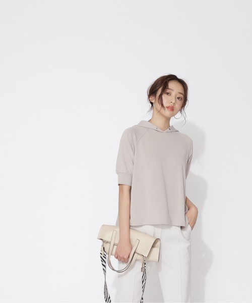 NATURAL BEAUTY BASIC(ナチュラルビューティーベーシック)の「裏毛フーデッドプルオーバー(スウェット・レディース・グレー/オフホワイト/ライトグリーン・MEDIUM)」の19枚目の写真