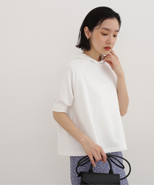 NATURAL BEAUTY BASIC(ナチュラルビューティーベーシック)の「裏毛フーデッドプルオーバー(スウェット・レディース・グレー/オフホワイト/ライトグリーン・MEDIUM)」の5枚目の写真
