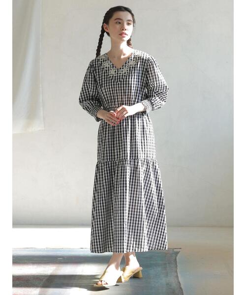 ESCAR（エスカー）の「・ESCAR ギンガム×花刺繍ワンピース（ワンピース・レディース・ブラック/グリーン・FREE）」の7枚目の写真