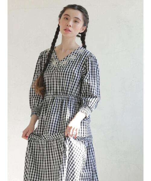 ESCAR（エスカー）の「・ESCAR ギンガム×花刺繍ワンピース（ワンピース・レディース・ブラック/グリーン・FREE）」の12枚目の写真