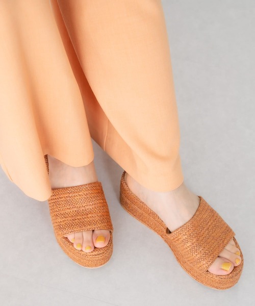 KBF(ケイビーエフ)の「プラットフォームサンダル(サンダル・レディース・ブラック/ブラウン/アイボリー・38/37/36)」の10枚目の写真