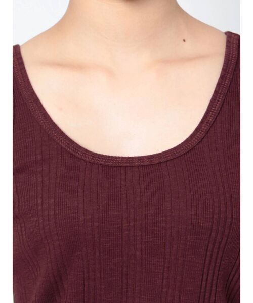 Ungrid(アングリッド)の「ランダムテレコタンクトップ(Tシャツ/カットソー・レディース・グリーン/ボルドー/オフホワイト/ブラック・FREE)」の16枚目の写真