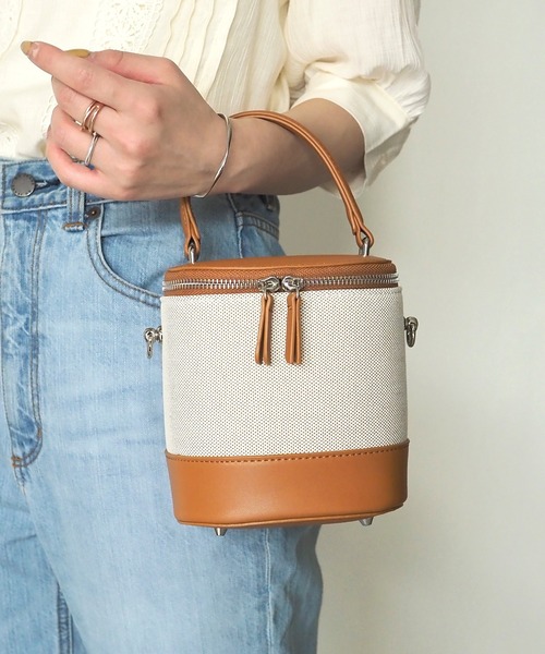 Riberry（リベリー）の「キャンバス切替バニティバッグ（ショルダーバッグ・レディース・ブラック/ブラウン/モカ/ベージュ・FREE）」の2枚目の写真