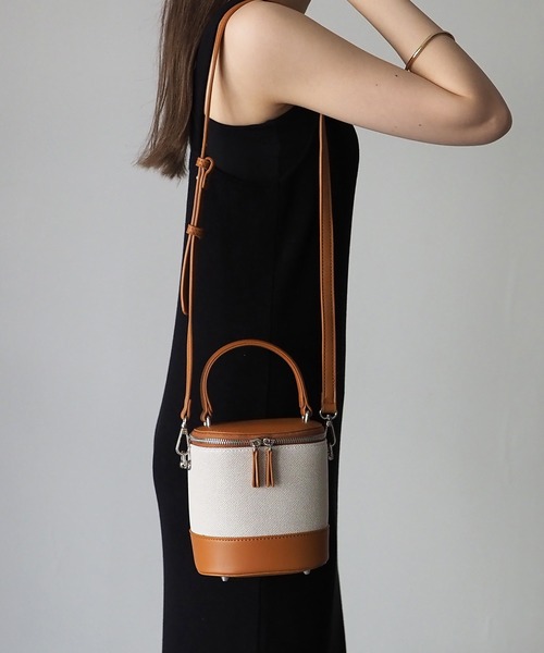 Riberry（リベリー）の「キャンバス切替バニティバッグ（ショルダーバッグ・レディース・ブラック/ブラウン/モカ/ベージュ・FREE）」の6枚目の写真