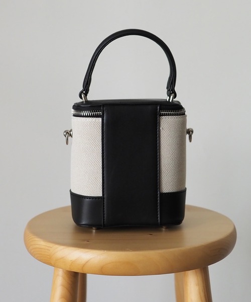 Riberry（リベリー）の「キャンバス切替バニティバッグ（ショルダーバッグ・レディース・ブラック/ブラウン/モカ/ベージュ・FREE）」の8枚目の写真