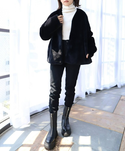 moment+（モーメントプラス）の「ブローチ付き 衿付きフェイクファーブルゾン（その他アウター・レディース・グレイッシュベージュ/ピンクベージュ/アイボリー/ブラウン/ブラック/モカ・M/FREE/L）」の22枚目の写真