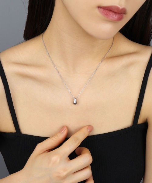 CEMONEMO(セモネモ)の「【金属アレルギー対応】 ティアドロップ ペンダント ネックレス / サージカルステンレス 316L(ネックレス・レディース・シルバー/ゴールド・FREE)」の2枚目の写真