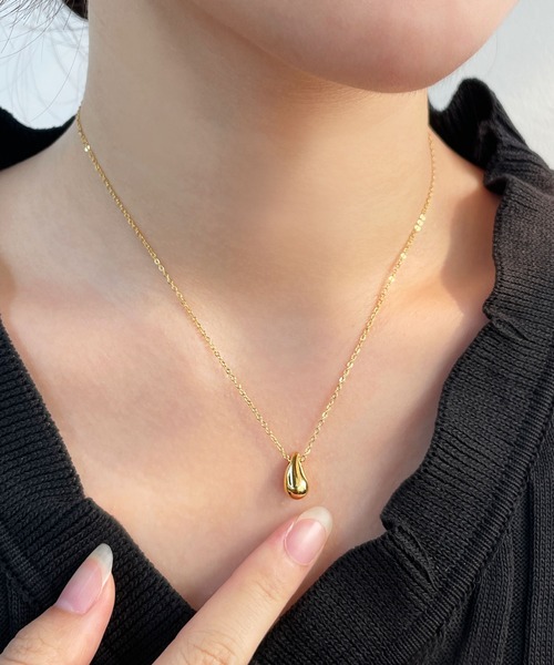 CEMONEMO(セモネモ)の「【金属アレルギー対応】 ティアドロップ ペンダント ネックレス / サージカルステンレス 316L(ネックレス・レディース・シルバー/ゴールド・FREE)」の4枚目の写真