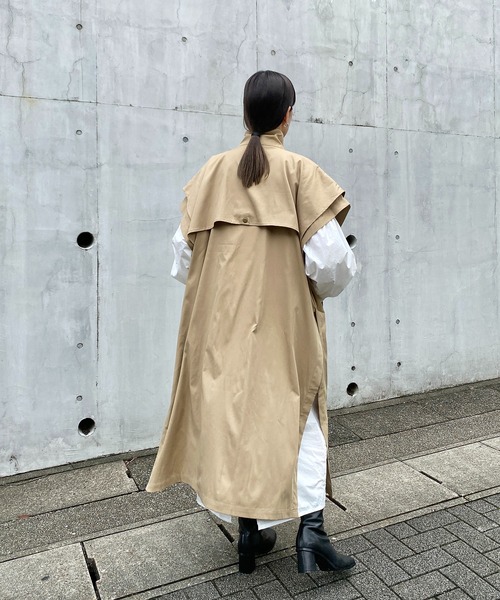 y/m by RIKA（イムバイリカ）の「シャークスキンスリーブレスコート（その他アウター・レディース・ベージュ・FREE）」の8枚目の写真