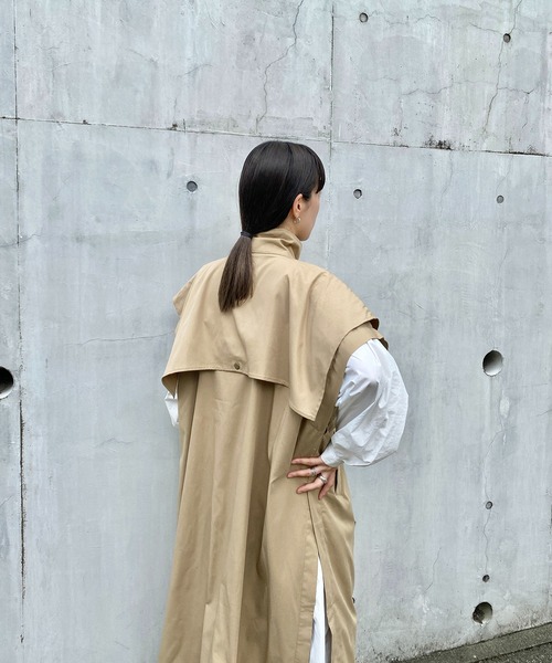 y/m by RIKA（イムバイリカ）の「シャークスキンスリーブレスコート（その他アウター・レディース・ベージュ・FREE）」の12枚目の写真