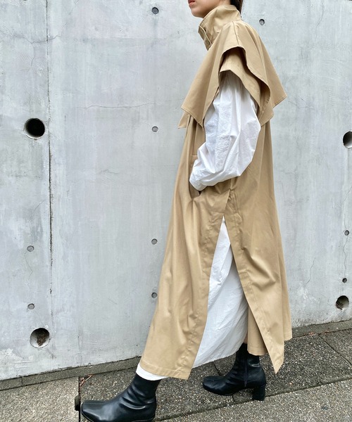 y/m by RIKA（イムバイリカ）の「シャークスキンスリーブレスコート（その他アウター・レディース・ベージュ・FREE）」の14枚目の写真