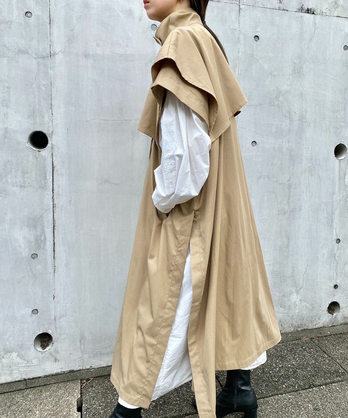 y/m by RIKA（イムバイリカ）の「シャークスキンスリーブレスコート（その他アウター・レディース・ベージュ・FREE）」の15枚目の写真