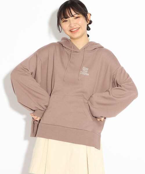 PINK-latte(ピンクラテ)の「◆裏毛くま耳ワンポイントパーカー(パーカー・キッズ・ダークブラウン/ベージュ/アイボリー・15 /14/16)」の6枚目の写真