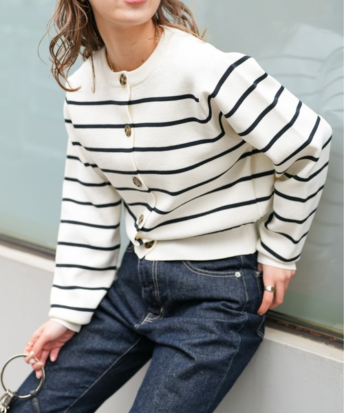 COLONY 2139（コロニートゥーワンスリーナイン）の「エステルヤーンボーダークロップドカーディガン（カーディガン/ボレロ・レディース・ホワイト/ホワイト系その他/ネイビー/ベージュ・FREE）」の2枚目の写真