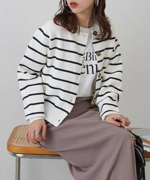 COLONY 2139（コロニートゥーワンスリーナイン）の「エステルヤーンボーダークロップドカーディガン（カーディガン/ボレロ・レディース・ホワイト/ホワイト系その他/ネイビー/ベージュ・FREE）」の5枚目の写真