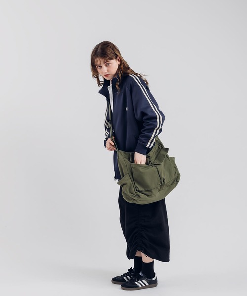 MUHET（ミュエータ）の「トラックジャケット（ジャージ・レディース・アイボリー/ネイビー・MEDIUM/X-LARGE）」の4枚目の写真