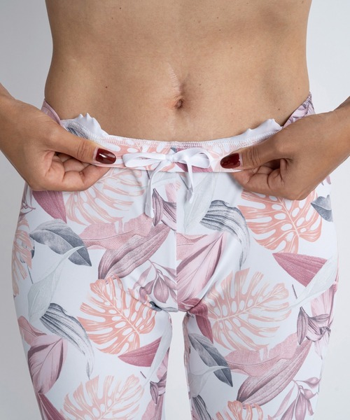 ROXY（ロキシー）の「MERMAID LEGGINGS/ロキシーラッシュガードレギンス・スパッツ（ラッシュガード・レディース・ホワイト/ブラウン/パープル・MEDIUM/LARGE/SMALL）」の6枚目の写真