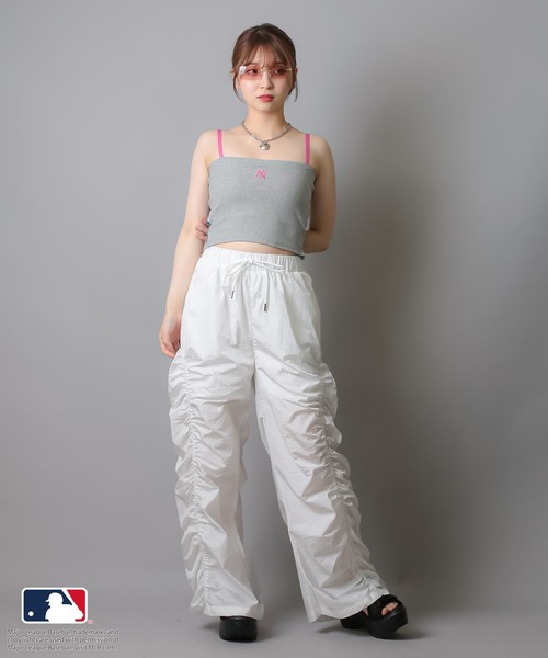 MLB(メジャーリーグベースボール)の「【MLB/メジャーリーグベースボール】カップ付きベアトップキャミソール(キャミソール・レディース・ダークグリーン/ホワイト×ブルー/ホワイト×ブラック/ブラック/オートミール/グレー・ONESIZE)」の10枚目の写真