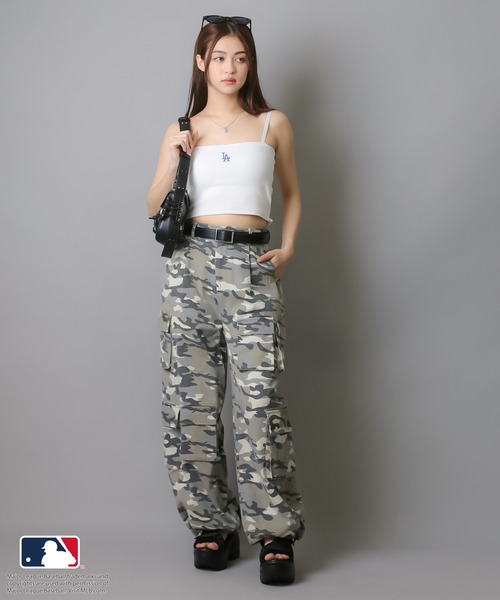 MLB(メジャーリーグベースボール)の「【MLB/メジャーリーグベースボール】カップ付きベアトップキャミソール(キャミソール・レディース・ダークグリーン/ホワイト×ブルー/ホワイト×ブラック/ブラック/オートミール/グレー・ONESIZE)」の17枚目の写真