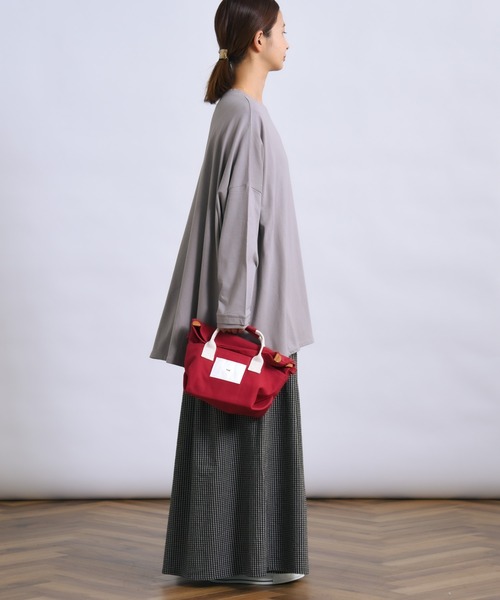 folka（フォルカ）の「3- 綿100% 裾ラウンド サイドスリット ワイド ロング Tシャツ（Tシャツ/カットソー・レディース・グレイッシュベージュ/ブラック/ナチュラル/モカ・ONE SIZE）」の14枚目の写真