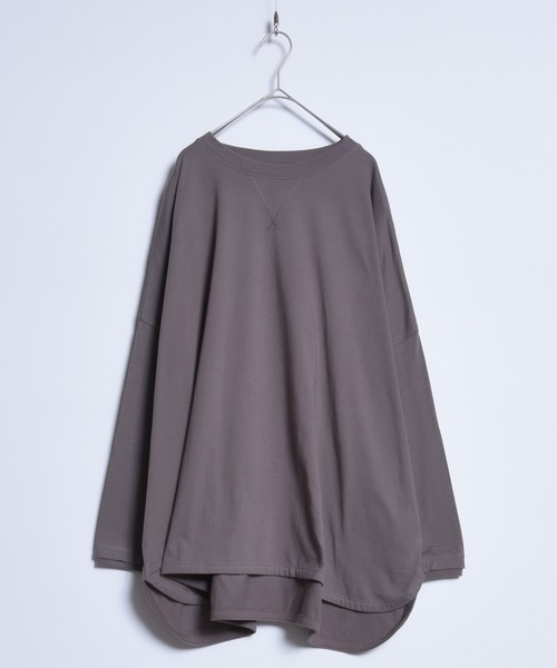 folka（フォルカ）の「3- 綿100% 裾ラウンド サイドスリット ワイド ロング Tシャツ（Tシャツ/カットソー・レディース・グレイッシュベージュ/ブラック/ナチュラル/モカ・ONE SIZE）」の16枚目の写真
