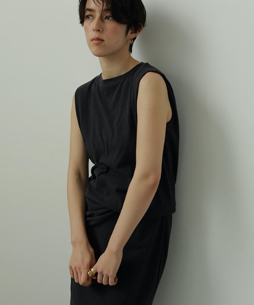 ETRE TOKYO(エトレトウキョウ)の「【ZOZO限定カラー】ショルダータックネップトップス(Tシャツ/カットソー・レディース・チャコール/ベージュ/ホワイト・FREE)」の8枚目の写真