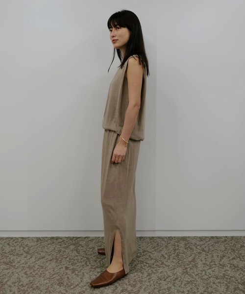 ETRE TOKYO(エトレトウキョウ)の「【ZOZO限定カラー】ショルダータックネップトップス(Tシャツ/カットソー・レディース・チャコール/ベージュ/ホワイト・FREE)」の4枚目の写真