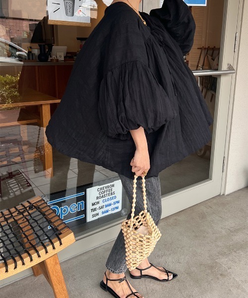 ISOOK（アイスー）の「Balloon sleeve loose blouse / バルーンスリーブルーズブラウス（シャツ/ブラウス・レディース・ブラック/アイボリー・FREE）」の11枚目の写真