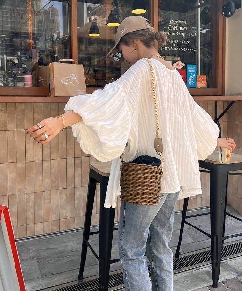 ISOOK（アイスー）の「Balloon sleeve loose blouse / バルーンスリーブルーズブラウス（シャツ/ブラウス・レディース・ブラック/アイボリー・FREE）」の6枚目の写真