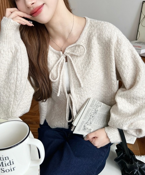 moment+(モーメントプラス)の「前後2WAYポップコーン編みスカラップリボンミックスニットカーディガン(カーディガン/ボレロ・レディース・モカ/ピンク/ナチュラル/チャコールグレー/ブラウン・M/L)」の16枚目の写真