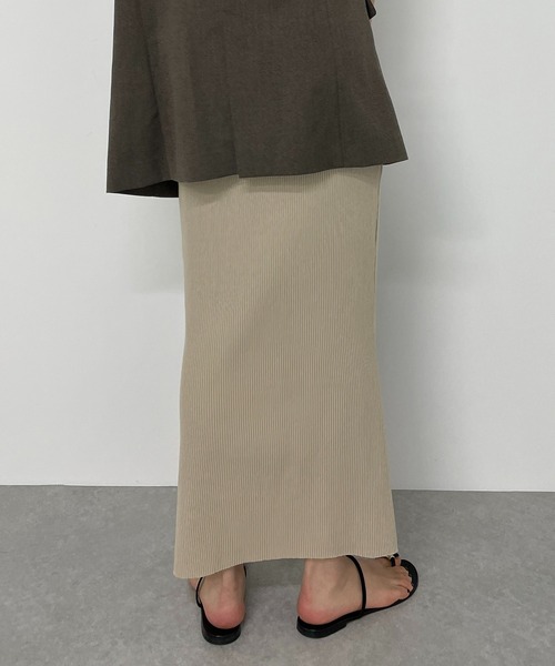 LOUNGEDRESS（ラウンジドレス）の「カットセミフレアスカート（スカート・レディース・アイボリー/ブラック・FREE）」の5枚目の写真