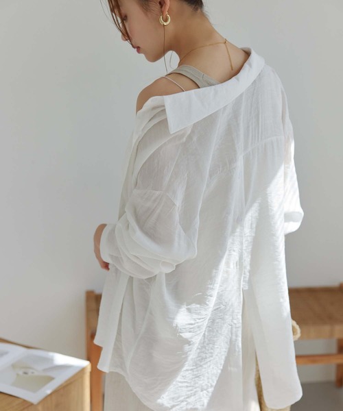 Edit Sheen(エディットシーン)の「バックボタンシアーシャツ(シャツ/ブラウス・レディース・ブルー/ホワイト/ベージュ・M)」の2枚目の写真