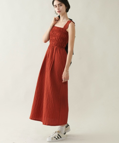 Unitage(ユニテージ)の「シャーリングワンピ―ス(ワンピース・レディース・レンガ/ブラック/カーキ・FREE)」の3枚目の写真