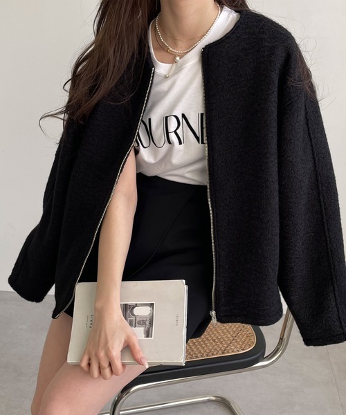 andme(アンドミー)の「圧縮ブークレノーカラーブルゾン(ブルゾン・レディース・アイボリー/ブラック/モカ・M)」の8枚目の写真