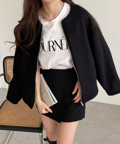 andme(アンドミー)の「圧縮ブークレノーカラーブルゾン(ブルゾン・レディース・アイボリー/ブラック/モカ・M)」の19枚目の写真