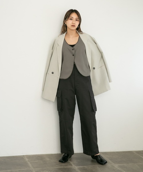 KBF(ケイビーエフ)の「カットオフデザインベスト(ベスト・レディース・チャコールグレー/グリーン系その他・ONE)」の11枚目の写真