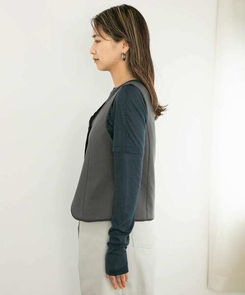 KBF(ケイビーエフ)の「カットオフデザインベスト(ベスト・レディース・チャコールグレー/グリーン系その他・ONE)」の22枚目の写真