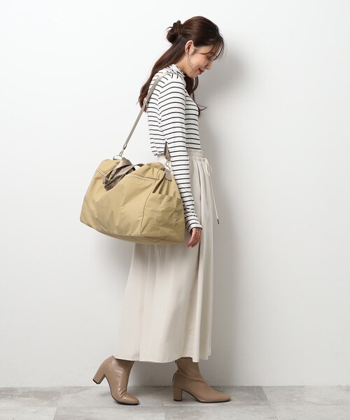 SHOO・LA・RUE(シューラルー)の「◆【撥水】ビッグボストンバッグ【キャリーオン】(ボストンバッグ・レディース・ブラック/ベージュ・00)」の18枚目の写真