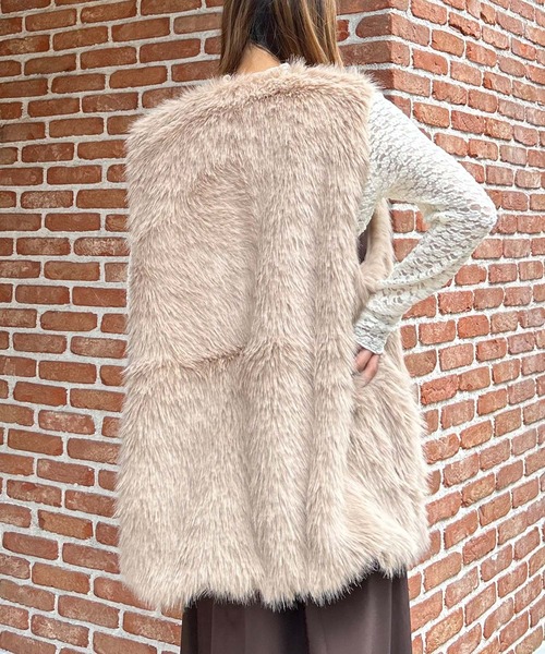 INGNI（イング）の「エコファーベスト（その他アウター・レディース・アイボリー/ライトグレー/ベージュ・M）」の7枚目の写真